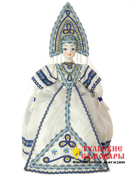 Кукла-грелка "Снежная королева" фото 1 — Samovars.ru